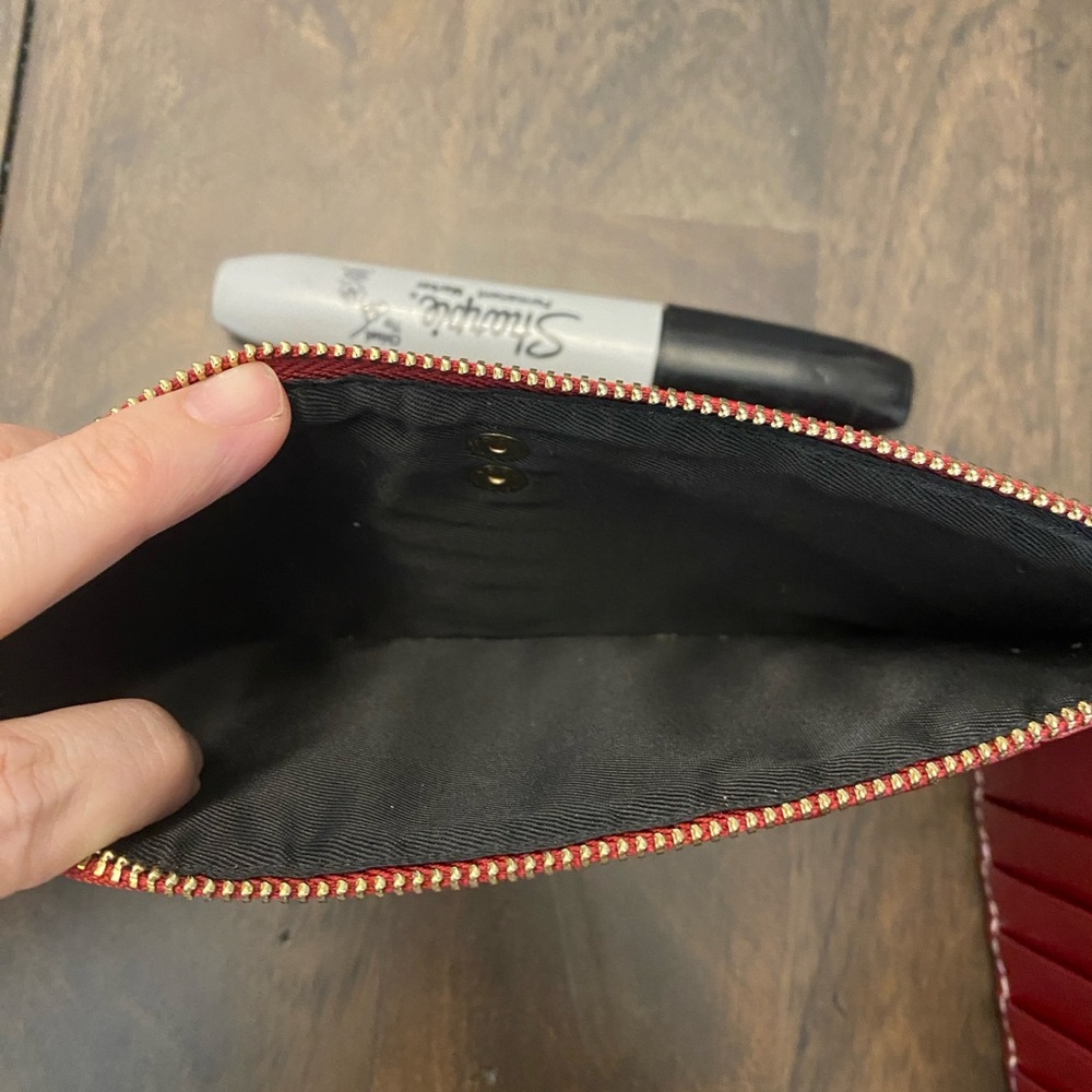 AnDoilt Red Wallet with Black Accent - Picture 6 of 7